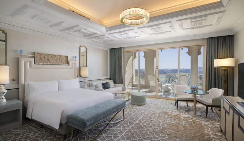 King Premier Golf Course View Room